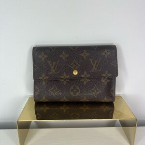 Louis Vuitton Brown Monogram Etu Papier Wallet